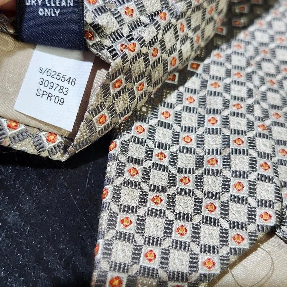 Banana Republic Gray/Orange Micro Geometric Pattern 100% Silk Tie Made in Turkey